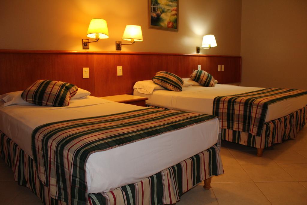 Marcopolo Suites Iguazu Puerto Iguazu Bagian luar foto